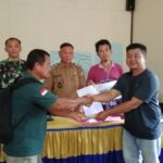 Babinsa Koramil 1015-08/Mentaya Hulu Edukasi Sadar Hukum Dalam Rapat Mediasi Kesepakatan Damai