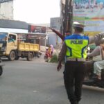 Kanit Lantas Polsek Pasar Kemis Laksanakan Gatur Lalu Lintas Sore Hari