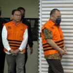 Dua Tersangka Kasus Korupsi Jual Beli Gas, Mantan Komisaris PT IAE dan Mantan Direktur Komersial PT PGN Ditahan KPK