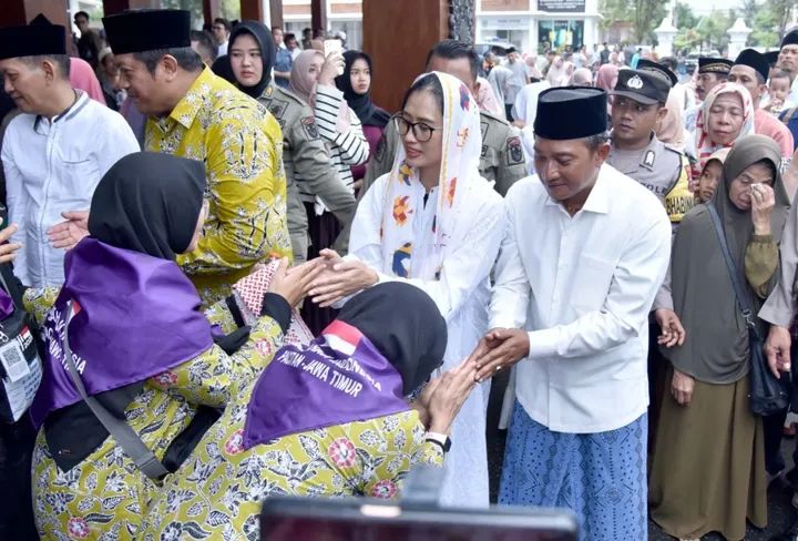 Didominasi Usia Sepuh 203 Calon Jemaah Haji Kabupaten Pacitan Diberangkatkan Bupati Pacitan