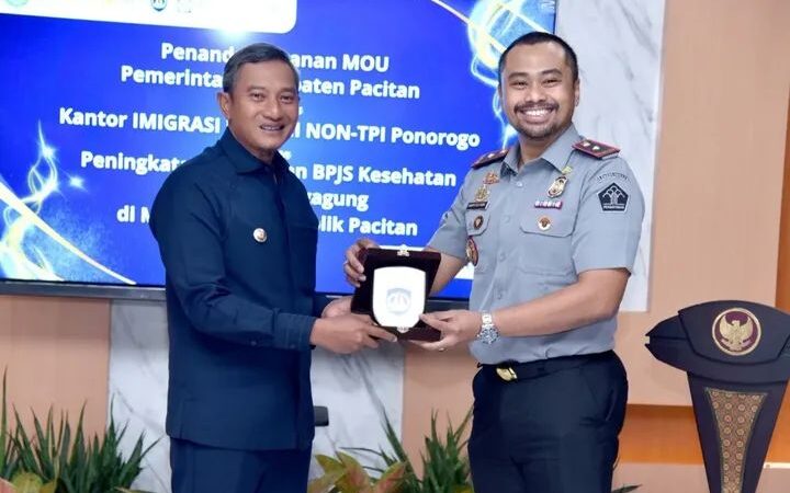 Pemkab Pacitan Tingkatkan Pelayanan Keimigrasian dan BPJS Kesehatan