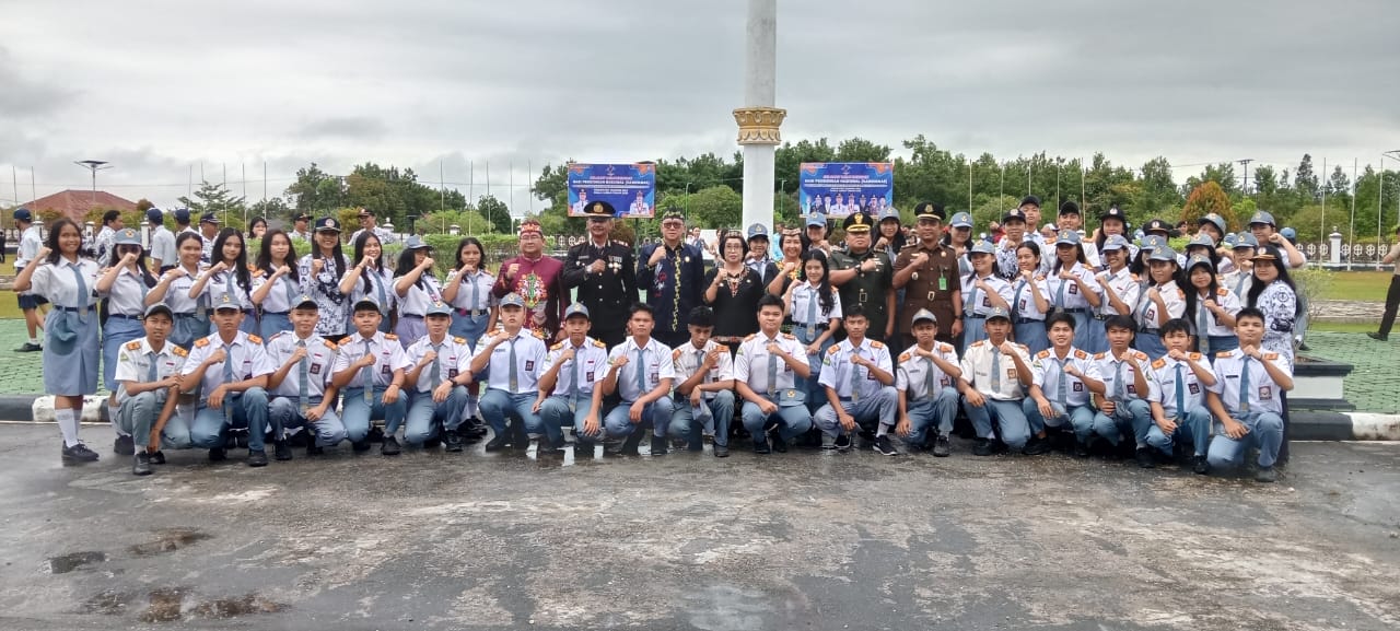 Wakili Dandim 1016/Plk, Pabung Kodim 1016/Palangka Raya Hadiri Upacara Hardiknas 2025