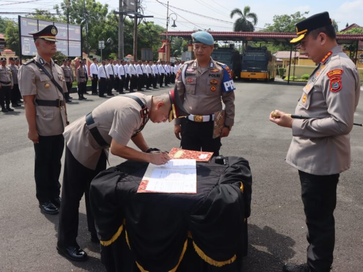 Kapolresta Deli Serdang Pimpin Sertijab Kabag Ren, Kasat Intelkam, Kasat Binmas dan Kapolsek Galang