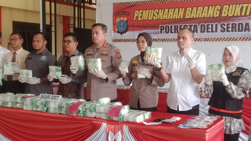 Kapolresta Deli Serdang Pimpinan Pemusnahan Barang Bukti Sabu 62.348,57 Gram Dan Ekstasi 15.046 Butir