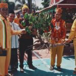Dalam Rangka Bersih -bersih Desa Kades Yusup.S.A.P.Riam Durian Kecamatan Kotawaringin Lama Kabupaten Kobar Kalteng.
