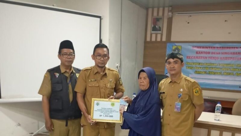 30 KPM Desa Singabangsa Kecamatan Tenjo Menerima Bantuan “BLT DD 2025” Semoga Dapat Bermanfaat Bagi Penerima.