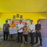 Dekat Dengan Warga, Babinsa Koramil 1019-06/Plm Dampingi Penyaluran BLT Dana Desa