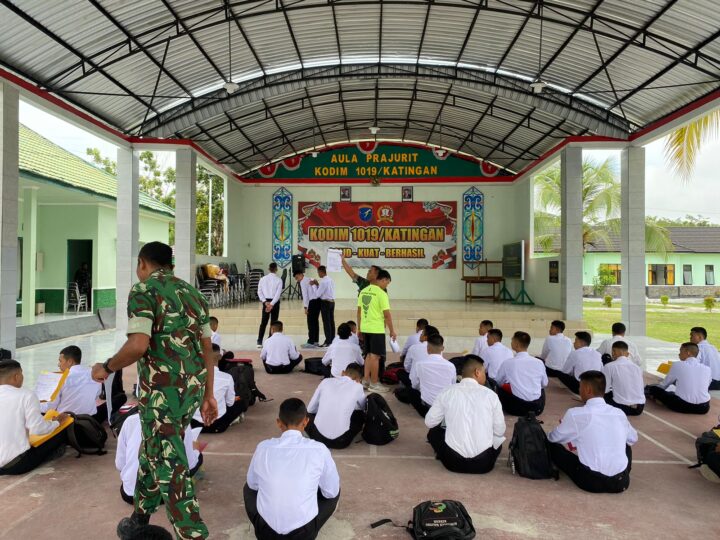 Dandim 1019/Katingan Beri Motivasi Kepada Casis Bintara TNI AD Tahun 2025