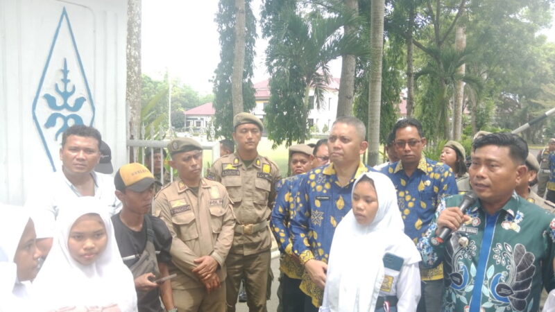 Wakil Bupati Deli Serdang Lom Lom Suwondo dan Dinas Pendidikan Tampung Aspirasi Siswa Siswi SMPN 2 Galang