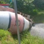 Insiden Mobil Molen Terguling di Jalan Sabe Tengah Kecamatan Labang, Jalan Raya Bukan Kelasnya Petugas Tutup Mata dan Pernah Tayang di Media