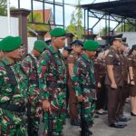 Komandan Kodim 1015/Sampit ikuti Upacara Harkitnas di Halaman Kantor Kajari