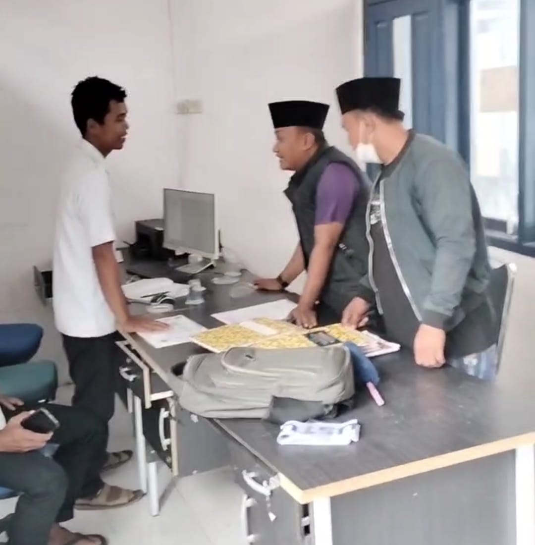 Pj Kades Palenggiyen Kedungdung Sampang Mangkir Jarang Masuk Kantor, Warga Menjerit dan Pelayanan Publik Lumpuh.