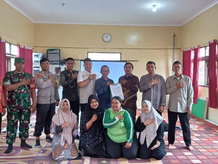 Babinsa Koramil 1015-01/Mentaya Hilir Selatan Hadiri Musyawarah Pembentukan Koperasi Merah Putih