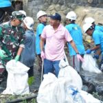 Pimpin Aksi Bersih Sungai Bupati Ajak Masyarakat Tidak Buang Sampah Plastik Sembarangan