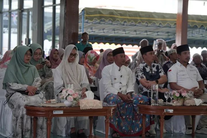 Disambut Bupati Jemaah Haji Kabupaten Pacitan Tiba Di Tanah Air