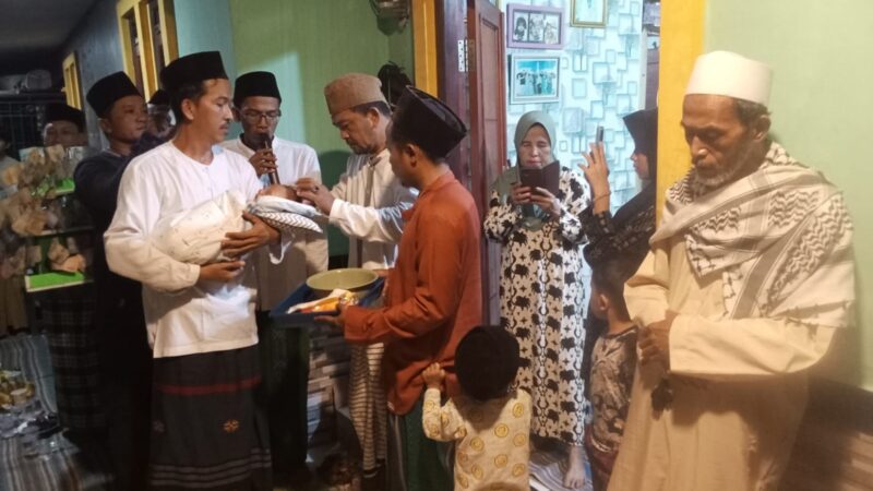 Syukuran Mencukur Rambut Bayi 40 Hari Putra Dari TB.Husni Yang Ke 3