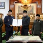 Rapat Paripurna DPRD Tulungagung Dalam Agenda Sepakati Perubahan Perda Pajak Dan Retribusi Daerah Serta Sampaikan Ranperda Pertanggung Jawaban APBD 2025