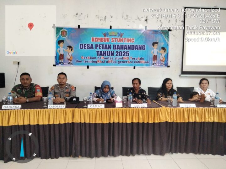 Turunkan Angka Stunting, Babinsa Koramil 1019-02/Kamipang Rembuk Stunting Desa Petak Bahandang Tahun 2025