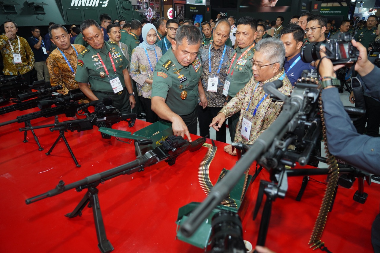Hari Kedua Pameran Indo Defence 2025, Teknologi dan Kolaborasi Jadi Sorotan TNI AD