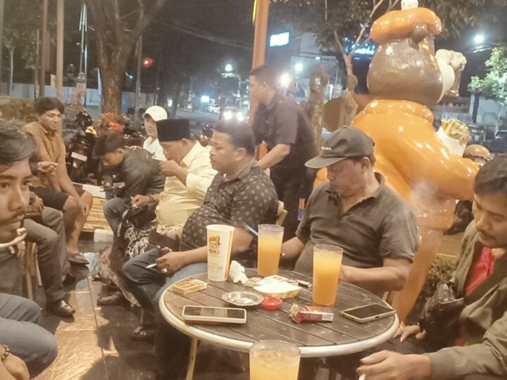 Setelah Dialog Dengan Ormas Yang Sempat Akan Demo, Wali Kota Pastikan Surabaya Aman dan Nyaman