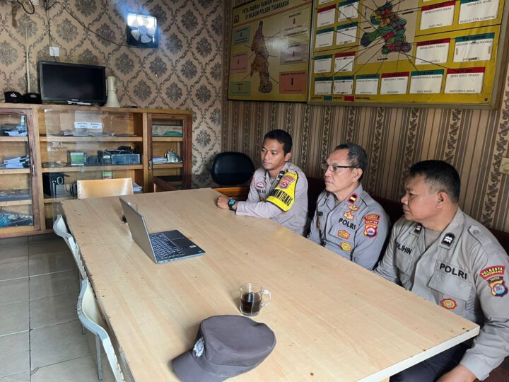 Polsek Tigaraksa Ikuti Zoom Meeting Ketahanan Pangan: Kanit Binmas Ipda Budi Wahono Pimpin Rapat