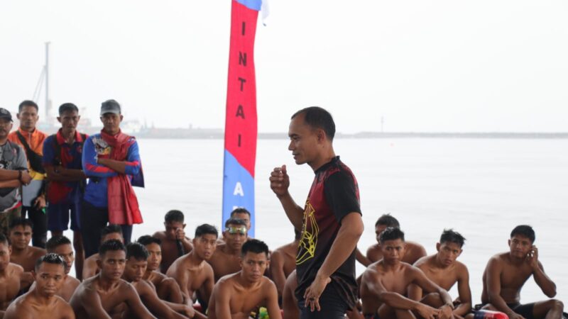 Danpasmar 1 Terjun Langsung Ikuti Renang Laut Bersama Prajuritnya