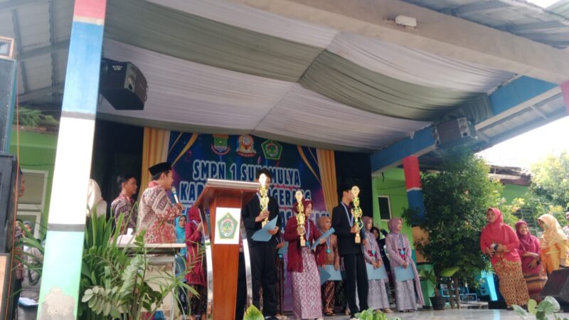 Kegiatan Tasyakuran & Pentas Seni SMPN 1 Sukamulya di Desa Buniayu Kabupaten Tangerang.
