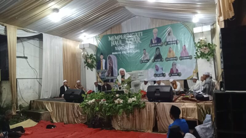 Memperingati Haul Akbar Ke-29 KH. Jueni Bin H.Alang Di Kediaman Keluarga Besar H.Ata Sudarjat (kades) Batok.
