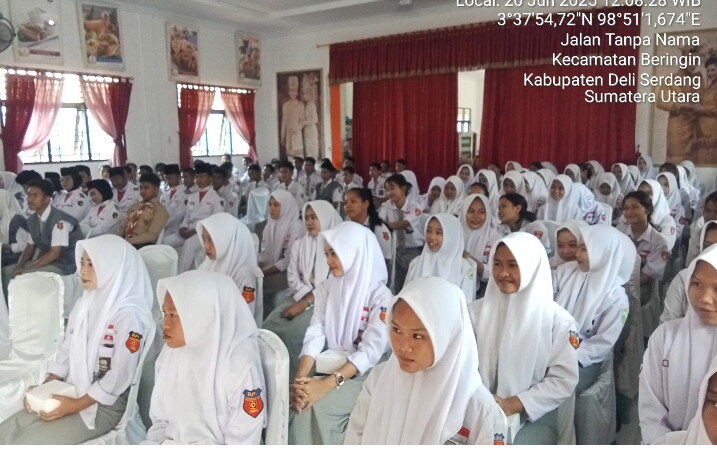 Politisi Demokrat Ir. Hj Anita Lubis ST, MIP Jadi Narasumber Sosialisasi “Ideologi Pancasila Dan Penguatan Wawasan Kebangsaan” Di SMK 1 Pantai Labu