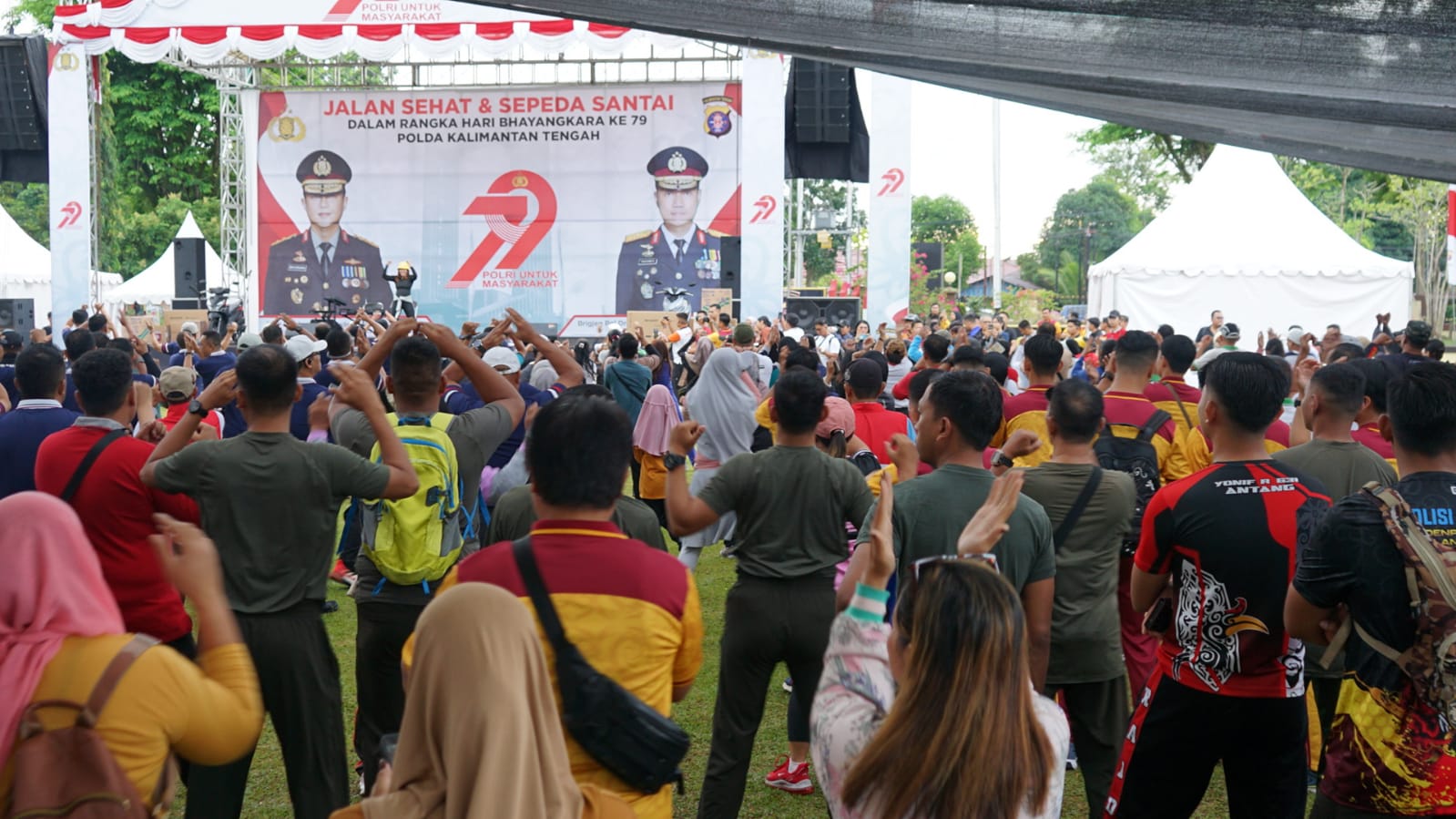 Anggota Kodim 1016/Plk Meriahkan Jalan Sehat dan Sepeda Santai Jelang HUT Bhayangkara Ke – 79 Tahun 2025