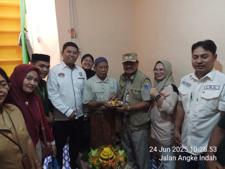 Lurah Angke Firmansyah SE.,M.M Resmikan Program Bedah Rumah di RT 013 RW 01 Angke.