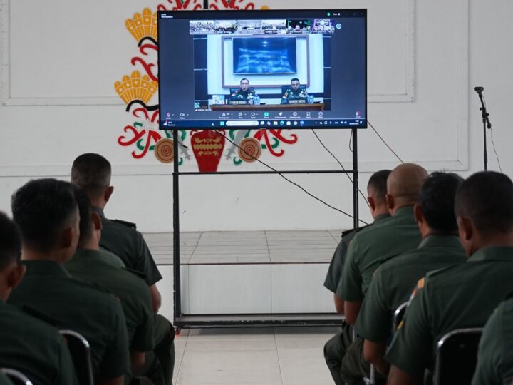 Anggota Kodim 1016/Plk Ikuti Pengarahan Pangdam XII/Tanjungpura Secara Vicon