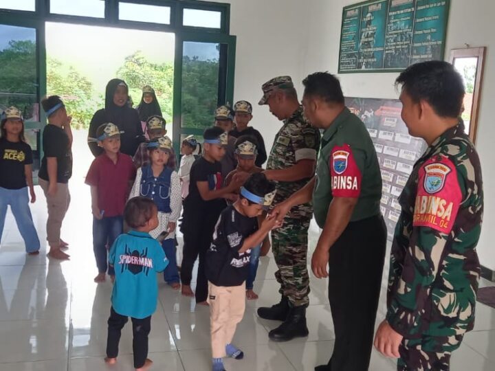 Silahturahmi dari Yayasan Hifdzy Library Kalteng ke Koramil 1016-04/Manuhing