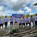 Dukung Asta Cita Presiden, Kakanwil Ditjenpas Kalteng Laksanakan Penanaman Padi Perdana di Lahan Ketahanan Pangan Rutan Kuala Kapuas