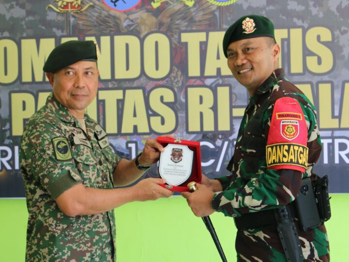 Satgas Pamtas RI–Malaysia Pos Kotis Terima Kunjungan Panglima 31 Bgd Brigedier Jeneral Azman Bin Md Zain