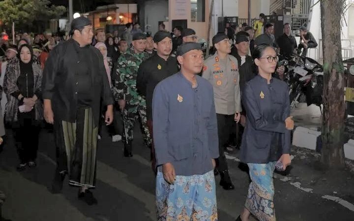 Bupati Pacitan Indrata Nur Bayuaji Didampingi Forkopimda Kompak Mlaku Suran Sambut Tahun Baru 1 Muharam 1447 Hijriah