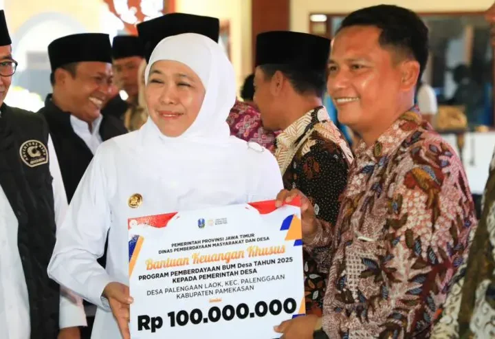 Gubernur Jatim Khofifah Salurkan Rp6,37 Miliar ke Kabupaten Pamekasan, Upaya Turunkan Angka Kemiskinan.