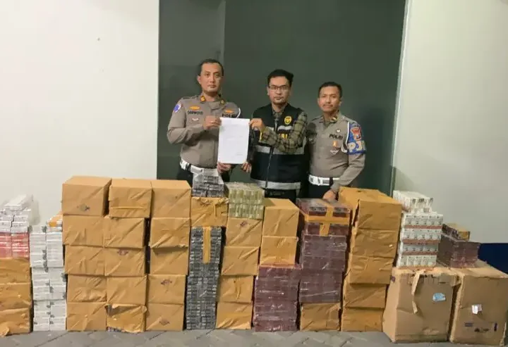 Usai Aksi Kejar-Kejaran di Bangkalan Madura Dengan Aparat Kepolisian, 774 Slop Rokok Ilegal Diamankan
