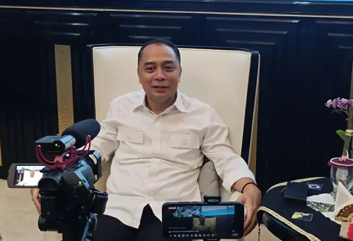 Parkir Kendaraan di RSUD Soewandhie Yang Meluber ke Jalan, Walikota Surabaya Akan Mengevaluasi 