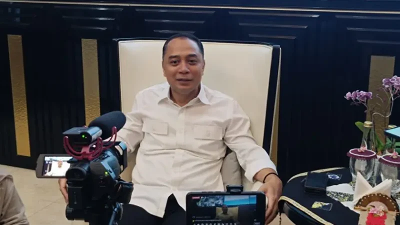 Parkir Kendaraan di RSUD Soewandhie Yang Meluber ke Jalan, Walikota Surabaya Akan Mengevaluasi 