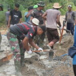 Warga Antusias Gotong Royong Bersama Satgas TMMD Imbangan Kodim 1016/Plk