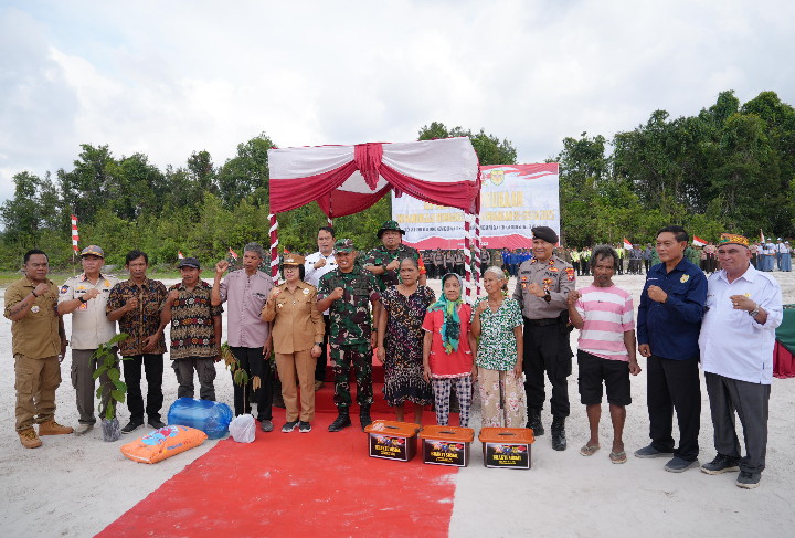 Wakil Bupati Gunung Mas Buka TMMD Imbangan Desa Karya Bhakti