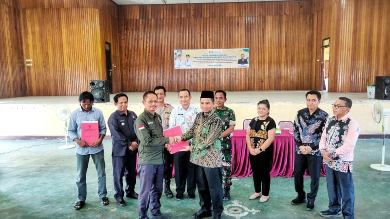 Kegiatan Penyerahan Akta Notaris Bertempat di Gedung Wanagraha Pegatan.