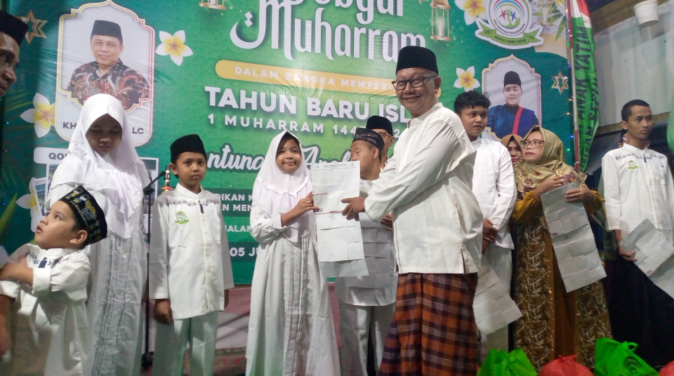 Gebyar Muharram 1447 H/2025: Yayasan Peduli Anak Yatim Penjaringan 10 Memberikan Santunan Anak Yatim Piatu