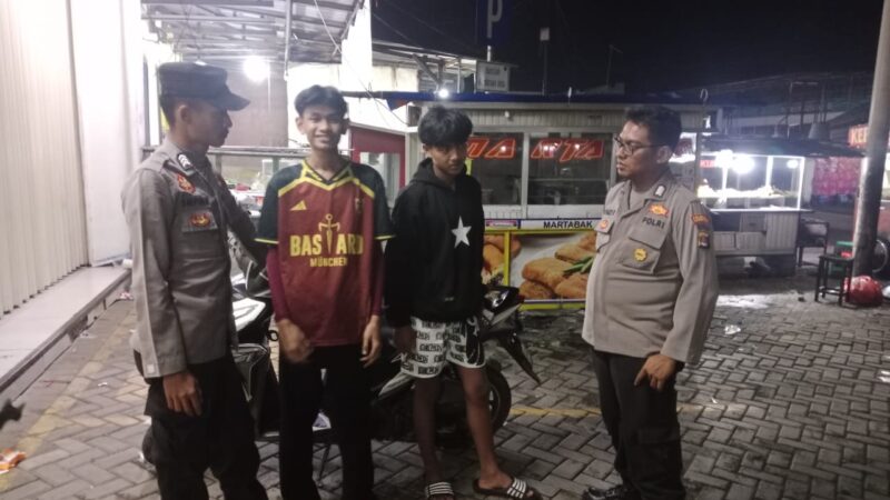 Memberantas Kenakalan remaja, Polsek Kresek lakukan Patroli Mobile di Desa Cibetok