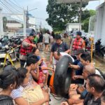 Banjir Sedalam Dada Rendam Duren Village Kota Tangerang, 60 Warga Dievakuasi Termasuk Balita