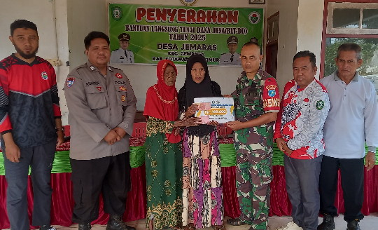 Babinsa Koramil 1015-06/Cempaga Dampingi Penyaluran BLT Dana Desa