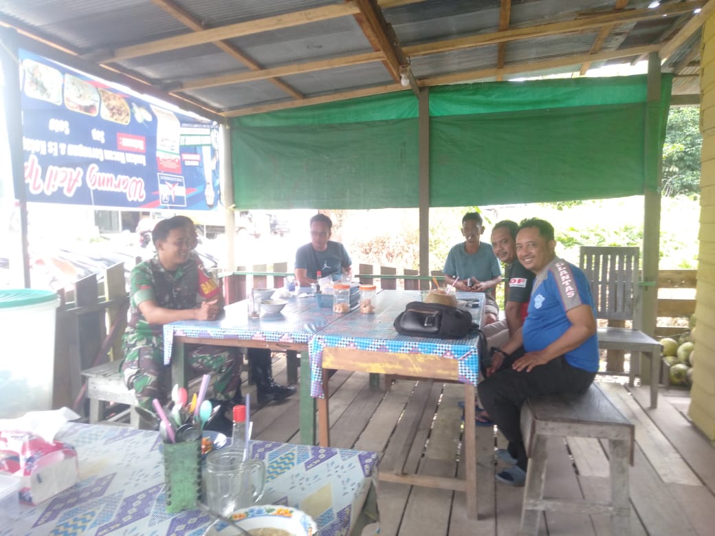 Jalin Komunikasi Bersama Warga Binaan, Babinsa Koramil 1015-01/Mentaya Hilir Selatan Laksanakan Komsos