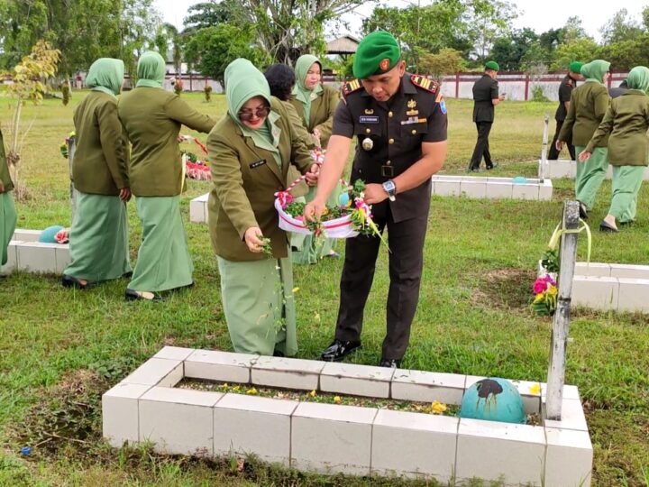 Dalam Rangka HUT Kodam XII/Tpr ke-67 Tahun 2025, Kodim 1015/Sampit Gelar Ziarah Rombongan ke Taman Makam Pahlawan