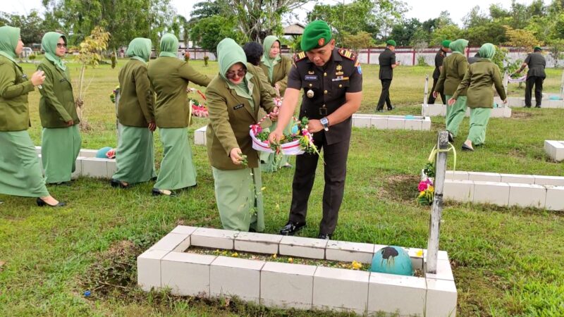 Dalam Rangka HUT Kodam XII/Tpr ke-67 Tahun 2025, Kodim 1015/Sampit Gelar Ziarah Rombongan ke Taman Makam Pahlawan